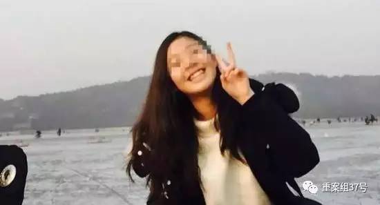 17歲高中男生教室里掐死女同學(xué)，被訴故意殺人和強奸
