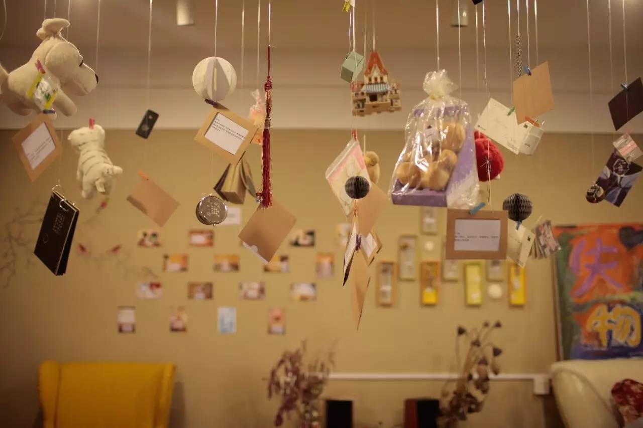 ▲失戀博物館里展示的失戀物品。