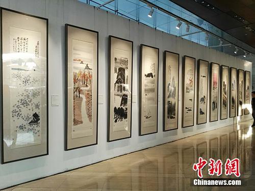 齊白石作品《山水十二條屏》在北京展出。<a target='_blank'  _fcksavedurl='http://www.chinanews.com/' _fcksavedurl='http://www.chinanews.com/' >中新網</a>記者 宋宇晟 攝