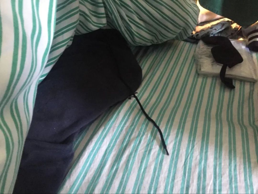 嚇哭！6歲男孩被夾斷手指 罪魁禍首竟是校服