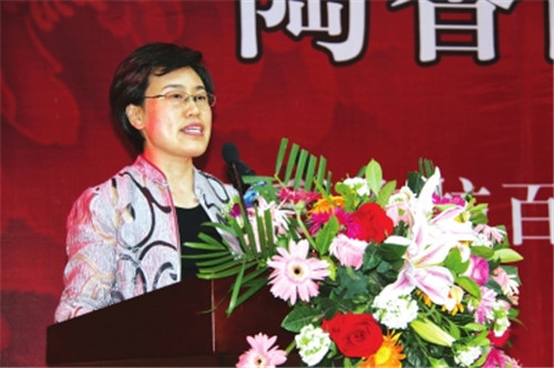 洛陽市委常委、組織部部長，洛陽市關(guān)心下一代工作委員會主任陳向平致辭