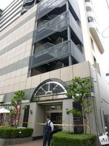 5月27日，埼玉縣蕨市一公寓樓發(fā)生疑似強(qiáng)迫殉情案，一名日本人男性和一名中國籍女性死亡。