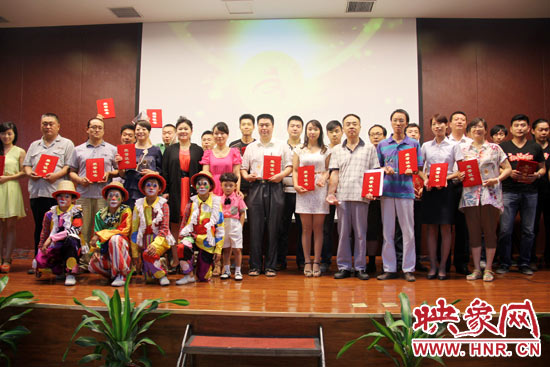 經(jīng)過網(wǎng)絡(luò)投票和專家評審，最終農(nóng)民兄弟樂隊的歌曲《中國夢》、動畫片《紅孩兒與大學(xué)院》以及《中原福塔兒童