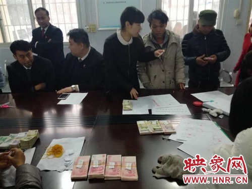 滎陽78名貴州籍農(nóng)民工兄弟拿到工資回家啦！