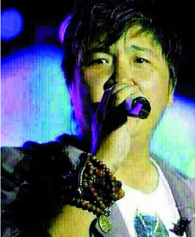 明星秀配飾暗較勁:劉曉慶吊墜6位數(shù)秒殺韓紅 明星秀配飾暗較勁:劉曉慶吊墜6位數(shù)秒殺韓紅