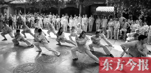 少林寺迎來(lái)最大一批俄羅斯學(xué)員 71名洋弟子禮拜釋永信 少林寺迎來(lái)最大一批俄羅斯學(xué)員 71名洋弟子禮拜釋永信