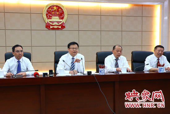 專題詢問會結(jié)束后，省人大組織召開記者提問會。
