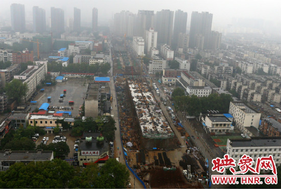 明年春節(jié)前高架橋部分道路將建成通車。