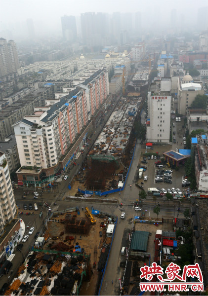 隴海路高架橋已雛形顯現(xiàn)。
