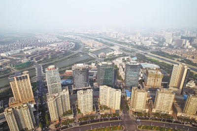 不少網(wǎng)友認為，不動產(chǎn)統(tǒng)一登記會使房價下跌。