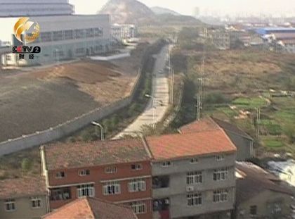 本應(yīng)沒有居民樓的區(qū)域，布滿密密麻麻的樓房