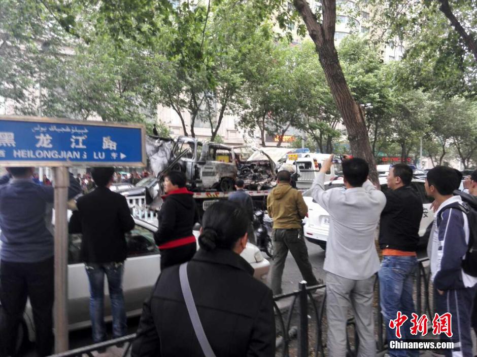 自治區(qū)和烏魯木齊市有關(guān)部門迅速處置，傷員已全部送往醫(yī)院救治。
