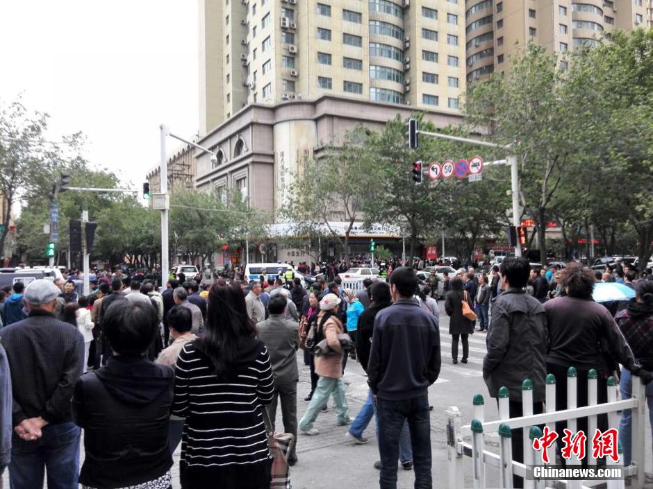 自治區(qū)和烏魯木齊市有關(guān)部門迅速處置，傷員已全部送往醫(yī)院救治。