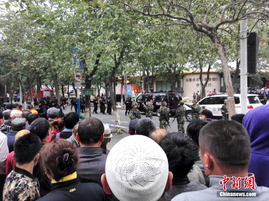 自治區(qū)和烏魯木齊市有關(guān)部門迅速處置，傷員已全部送往醫(yī)院救治。