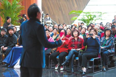 節(jié)儉令后，國家大劇院成了為數不多的演出營收未受影響的國字頭演出團體之一。圖為國家大劇院第六屆歌劇節(jié)開幕主題活動現(xiàn)場（資料圖片）。京華時報記者吳平攝