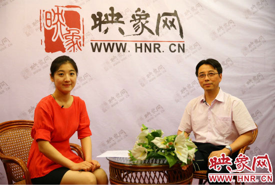 南京大學(xué)河南招生組負責(zé)人武港山教授做客映象網(wǎng)2014高招“名校面對面”系列視頻訪談。