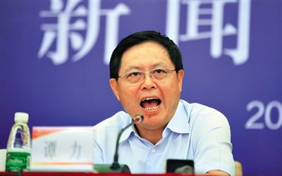 　譚力 男，1955年10月生，漢族，重慶市人，大學(xué)學(xué)歷，有知青經(jīng)歷。2009年3月前，一直在四川工
