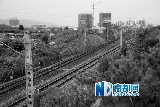 　東源縣法院院長被火車撞亡事發(fā)地段。