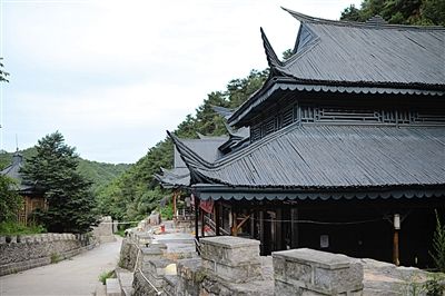 　7月9日，密云水庫(kù)附近隸屬于某單位的栗林度假山莊，建筑風(fēng)格古色古香