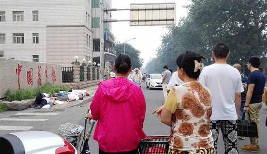 陳建國看來，那7個鄉(xiāng)親會選擇喝農(nóng)藥，他并不意外。