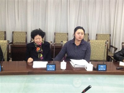 昨晚，馬超群母親張桂英在秦皇島舉行新聞發(fā)布會(huì)。