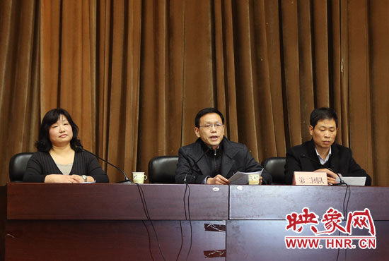 第二組競(jìng)聘團(tuán)隊(duì)，胡士才（中）朱金星（右）趙瑞瑩（左）。