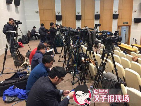 圖說：大量媒體聚焦在發(fā)布會現(xiàn)場。新民晚報新民網(wǎng)