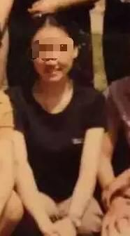 吳老師教音樂，已在該校工作十幾年。