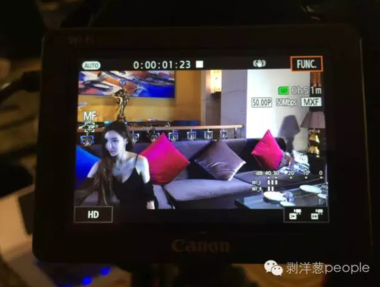 直播中的王瑞兒。攝影：于亞妮