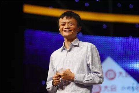 2011年8月17日，阿里巴巴集團(tuán)宣布，將提供30億元無息貸款，幫助員工解決首次置業(yè)問題，每人最高可申請(qǐng)30萬元。此外，阿里巴巴還將投入5億元設(shè)教育基金，通過和教育機(jī)構(gòu)共同辦學(xué)、與現(xiàn)有學(xué)校合作，解決員工子女入園、上學(xué)問題;向基層員工發(fā)放一次性的物價(jià)、子女教育補(bǔ)貼，預(yù)計(jì)總額超過4000萬元。