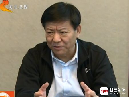 雄安新區(qū)臨時(shí)黨委書記袁桐利在新區(qū)主持召開座談會(huì)。