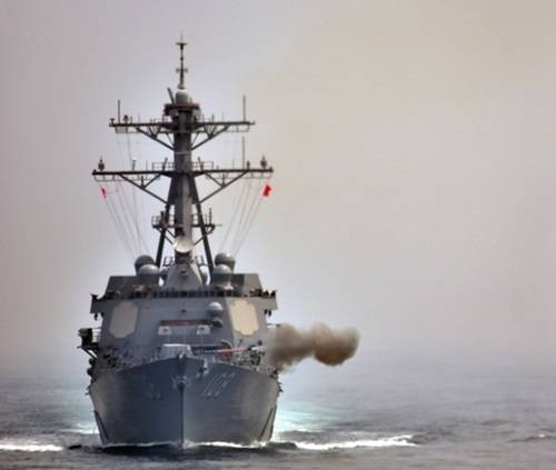 美國(guó)海軍的韋恩、麥亞號(hào)新型驅(qū)逐艦25日在朝鮮半島西部海域與韓國(guó)海軍聯(lián)合軍演