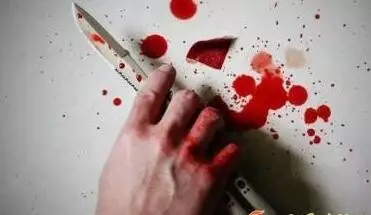 男子用被子捂死妻子 在其胸部、腹部寫(xiě)下我愛(ài)你