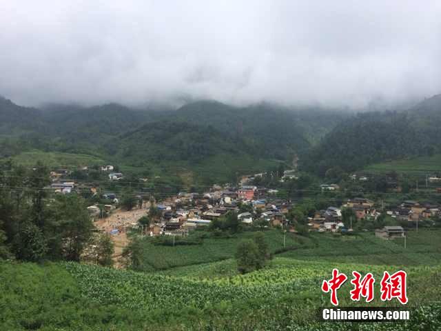 7月28日,云南省保山市隆陽區(qū)瓦房鄉(xiāng)喜坪村上坪小組發(fā)生山洪災(zāi)害,造成3戶人家9人被沖走。