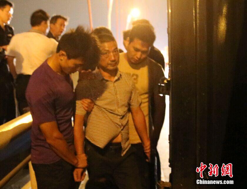 圖為劫持者被擒獲。