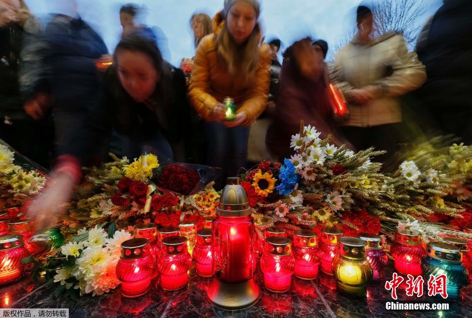 當?shù)貢r間2014年11月22日，烏克蘭基輔，民眾舉行儀式紀念1932-1933烏克蘭大饑荒81周年