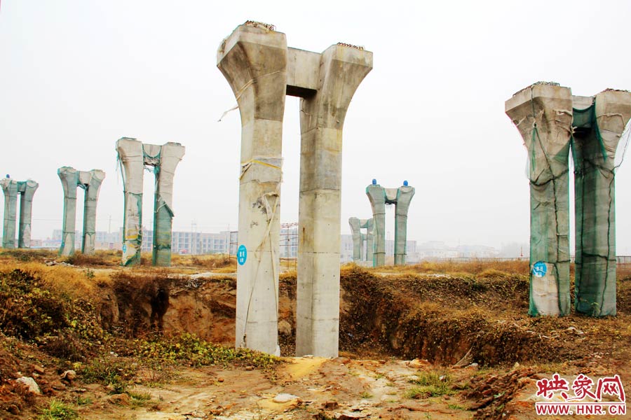 相關(guān)負(fù)責(zé)人也對(duì)外表示，投資15個(gè)億的項(xiàng)目，實(shí)際到賬的只有6000多萬(wàn)元，所以工程被迫停下。