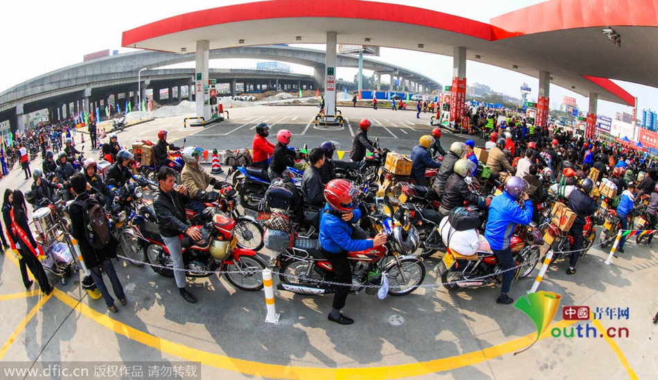 今年廣東、廣西兩省共193座中石化油站將為返鄉(xiāng)車主提供“6+X”免費服務(wù)，并將為1萬名“返鄉(xiāng)摩騎”免