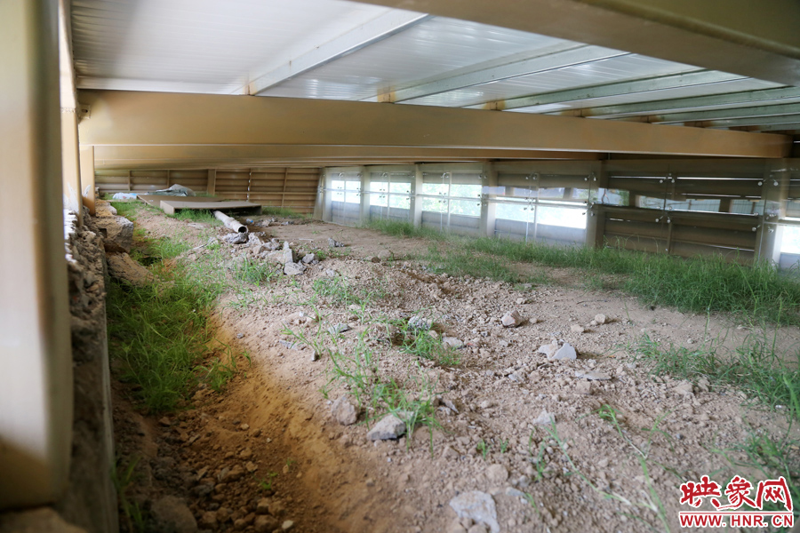 東側(cè)保護殼內(nèi)景。