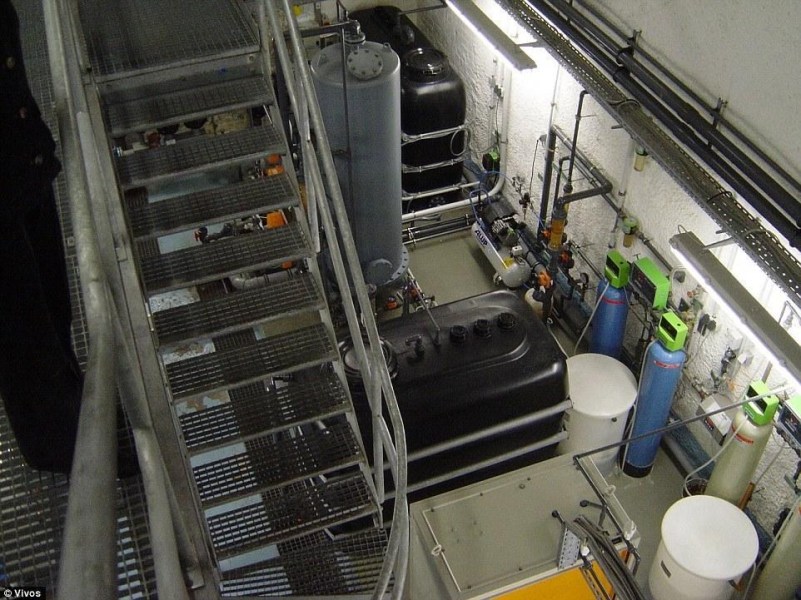 圖為堡壘內(nèi)的儲(chǔ)水和發(fā)電系統(tǒng)，同時(shí)還配備溫度調(diào)節(jié)與通風(fēng)設(shè)備。