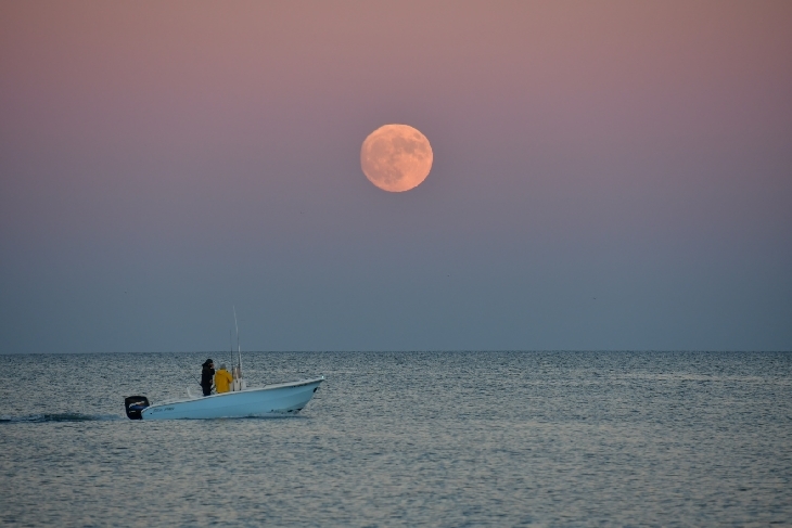 68年來最大！今晚夜空上演超級月亮