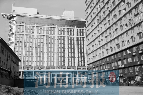因購房尾款沒有交齊，鄭州一小區(qū)多戶業(yè)主的生活用水被停掉，有的連續(xù)半個月沒水吃。