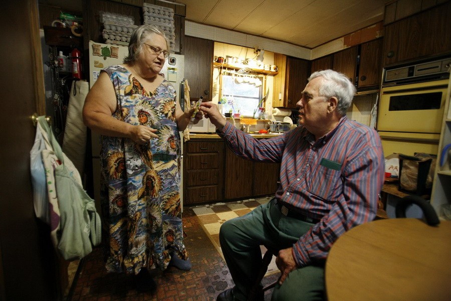 9年前，里克在聽說奧德塞的生活陷入困境后又讓她回來和自己一起住。