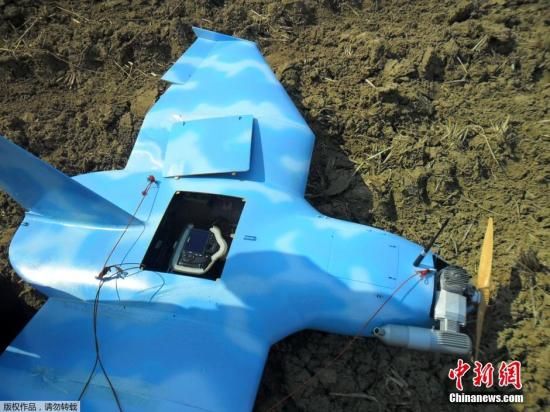 圖為3月31日，一架無人機(jī)在韓國(guó)西部海域的白翎島墜毀。