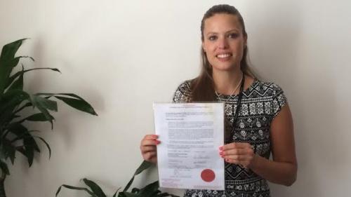 勞拉·E·S·馬修斯的護照簽名欄用的是L.Skywalker（L.天行者）。