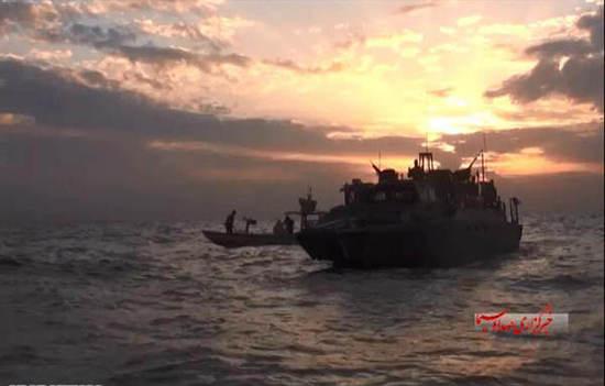 圖為被伊朗俘獲美軍艦艇。