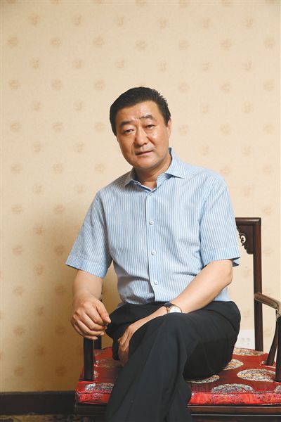 　張新明金業(yè)集團董事長。2002年進入焦炭領域。2010年，張新明將金業(yè)煤焦化集團部分資產(chǎn)以79億賣