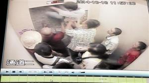 挖出的墻洞能讓一個身材嬌小的男子鉆出。