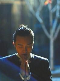 網(wǎng)傳李玉剛“出家”的照片。