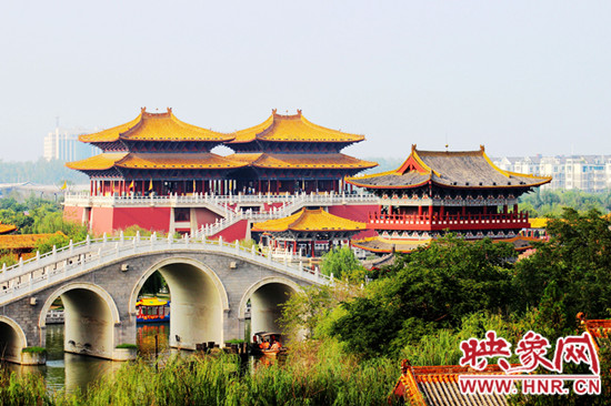 美不勝收 爬山、游園、賞奇觀（組圖）